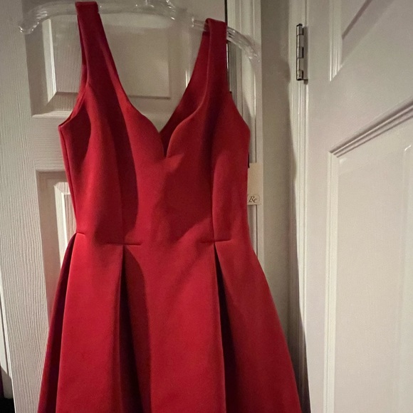 Ali Ro adorable dress with pleated flared bottom so cute dress up or down - Picture 7 of 14